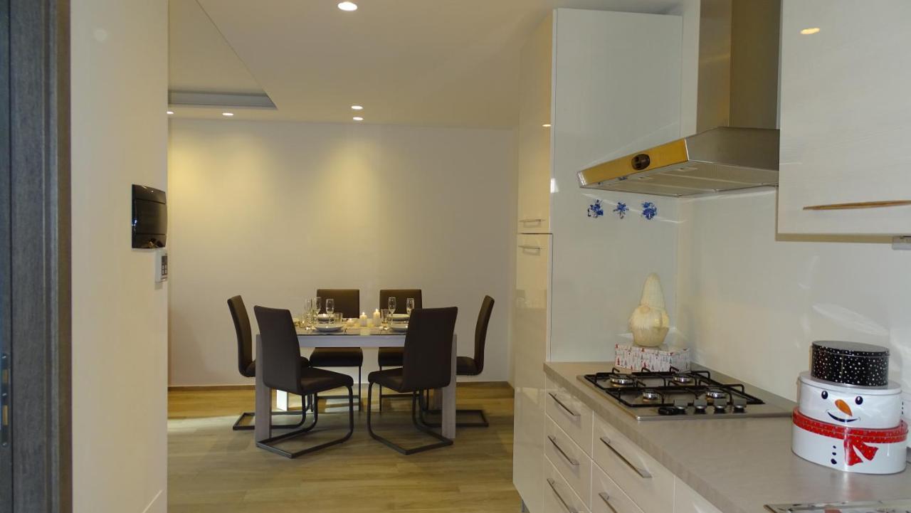 Blue Moon - Via Parigi Apartments Aosta Ngoại thất bức ảnh