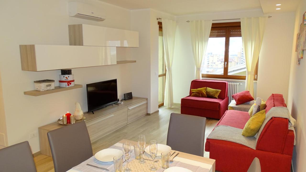 Blue Moon - Via Parigi Apartments Aosta Ngoại thất bức ảnh
