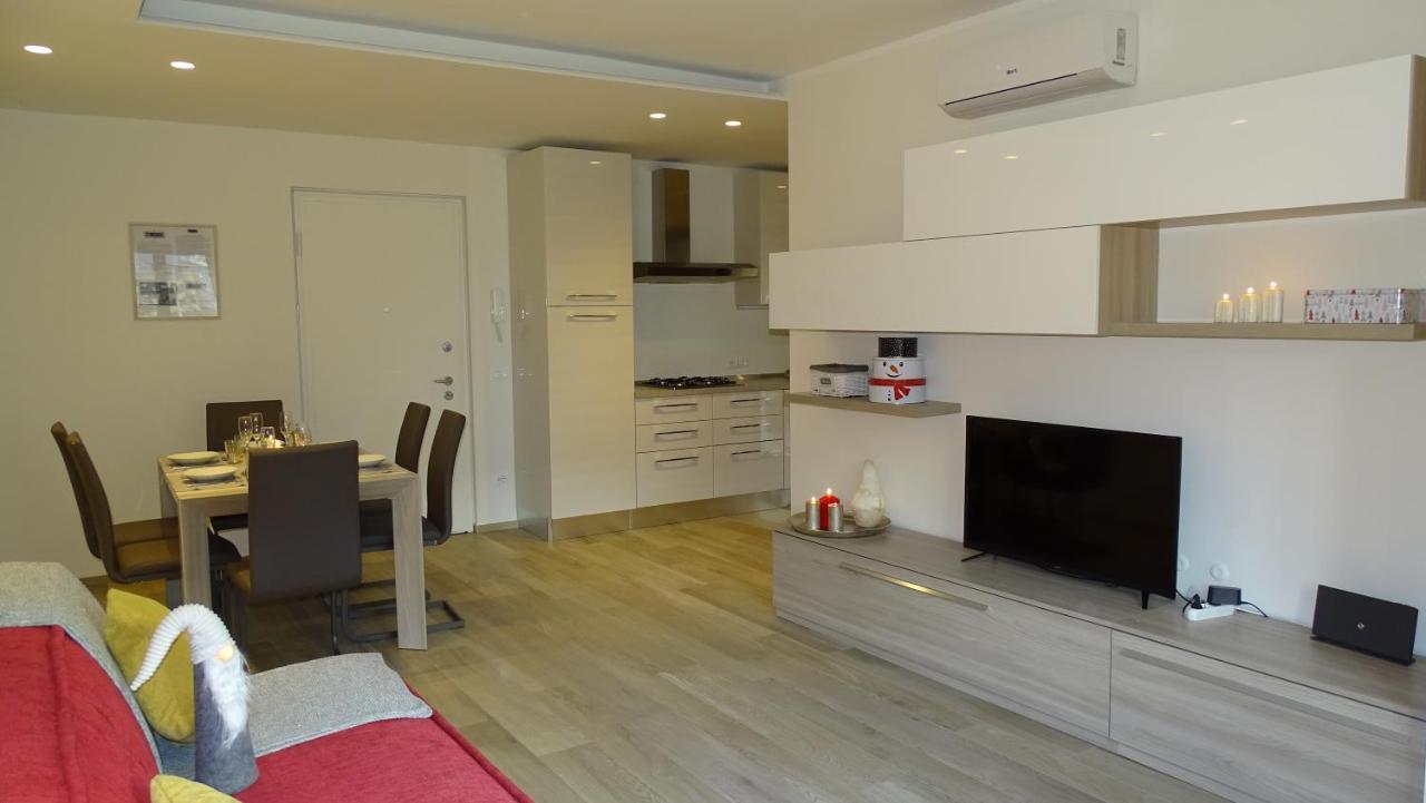 Blue Moon - Via Parigi Apartments Aosta Ngoại thất bức ảnh