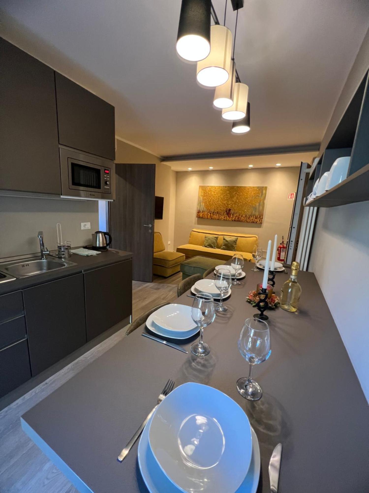 Blue Moon - Via Parigi Apartments Aosta Ngoại thất bức ảnh
