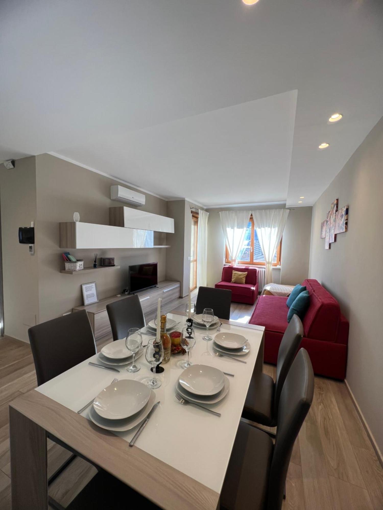 Blue Moon - Via Parigi Apartments Aosta Ngoại thất bức ảnh