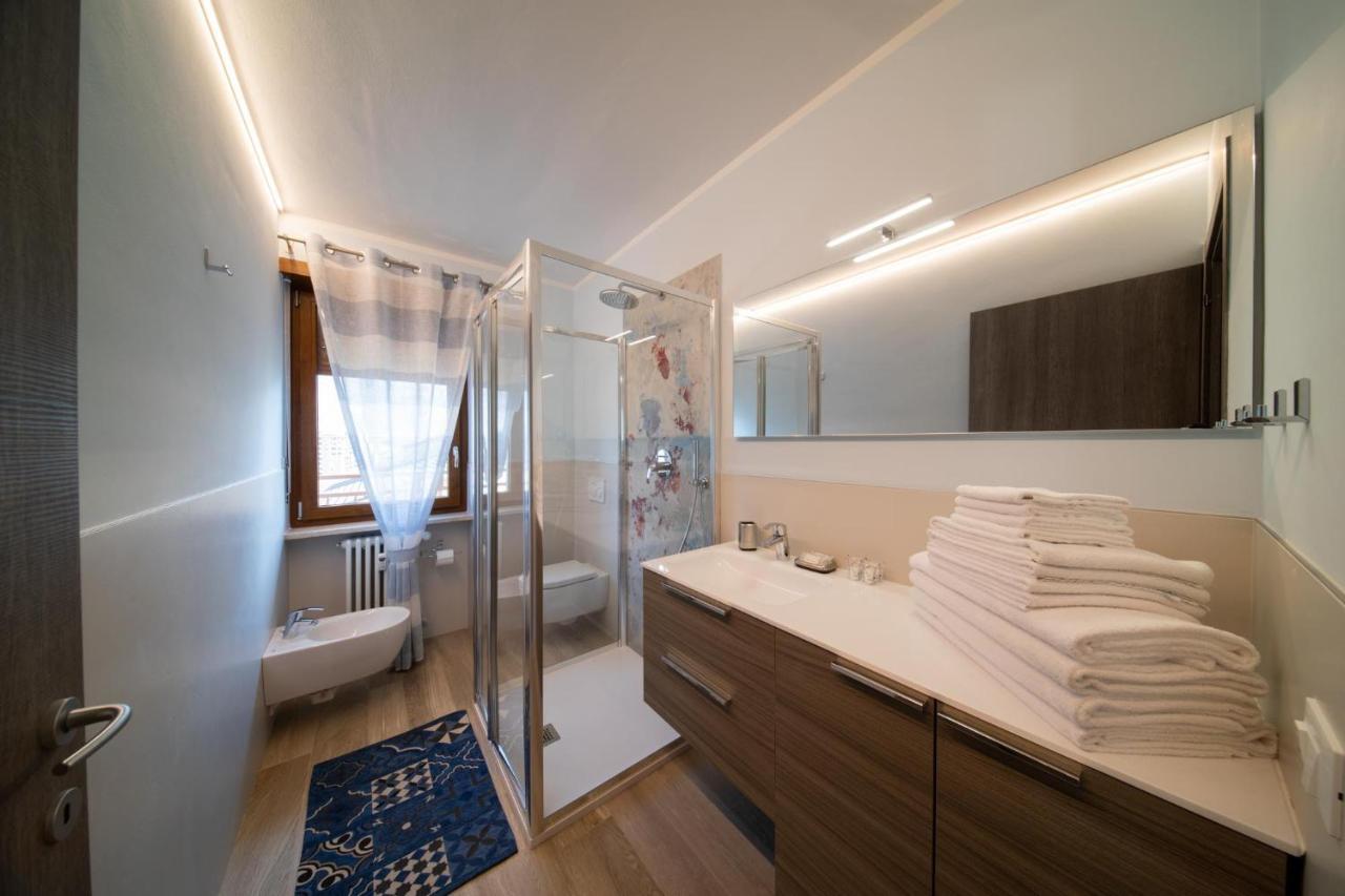 Blue Moon - Via Parigi Apartments Aosta Ngoại thất bức ảnh