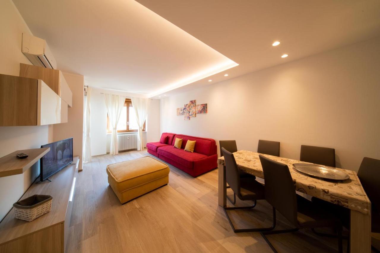 Blue Moon - Via Parigi Apartments Aosta Ngoại thất bức ảnh