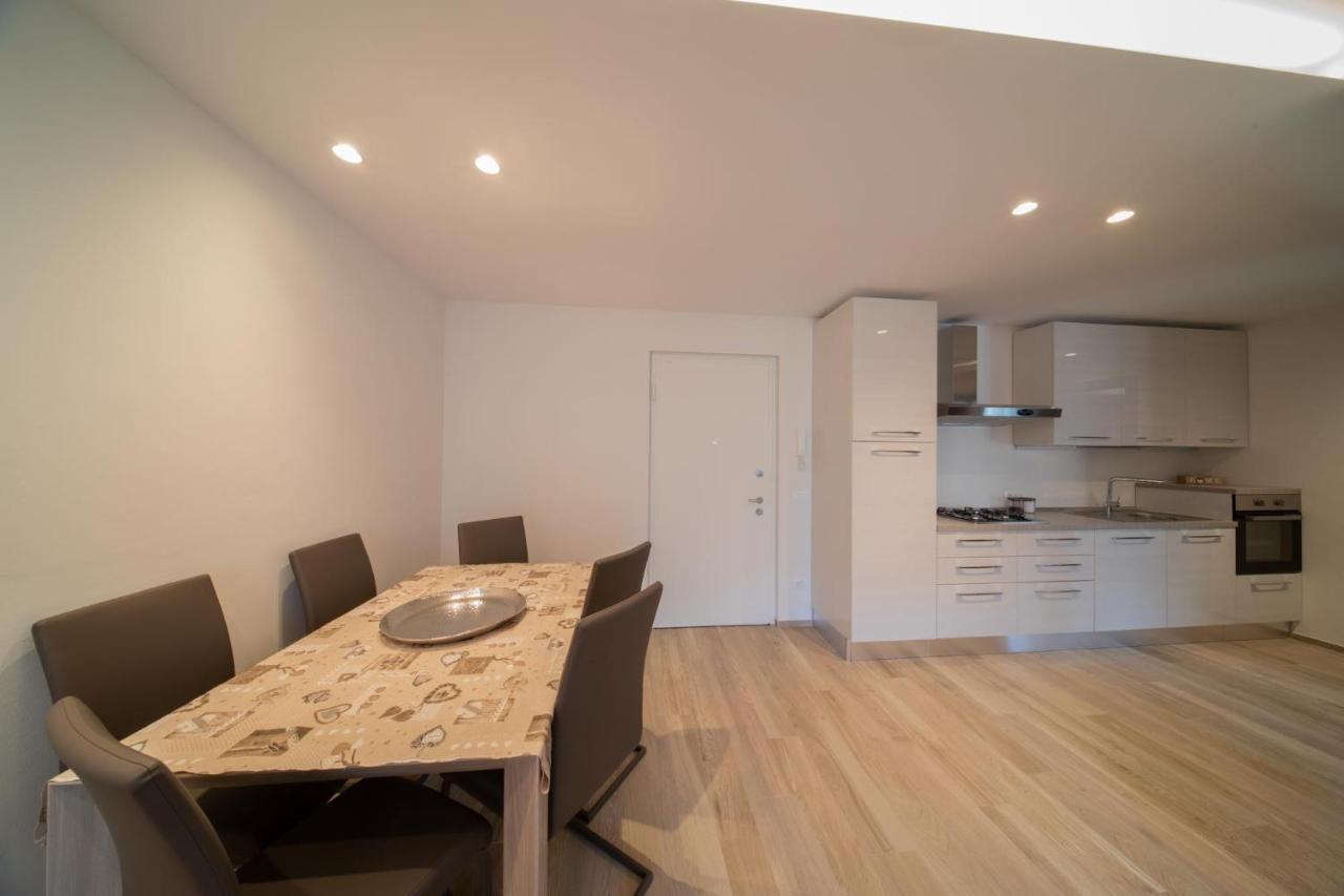 Blue Moon - Via Parigi Apartments Aosta Ngoại thất bức ảnh